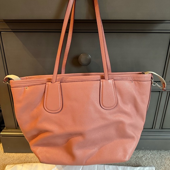 Coach - Picture 2 of 3